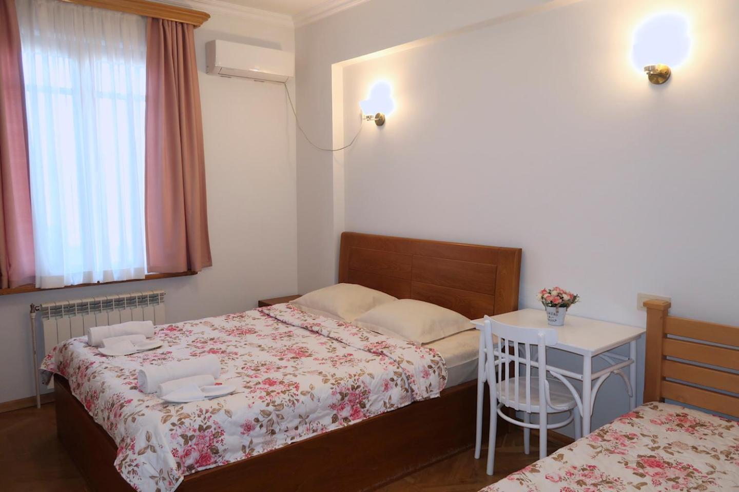 guest hause Merci Tbilisi Exterior foto